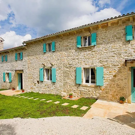 Holiday home Agra Pula