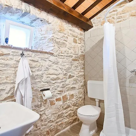 Agra Holiday home Pula